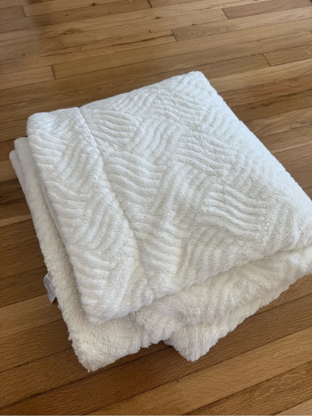 Life Comfort 60” x 72” White Off White Faux Fur Fuzzy Throw Blanket
